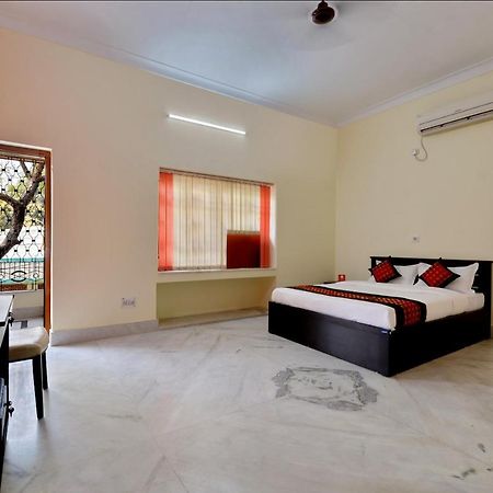 Oyo 12210 Comfort N Cozy Otel Kalküta Dış mekan fotoğraf