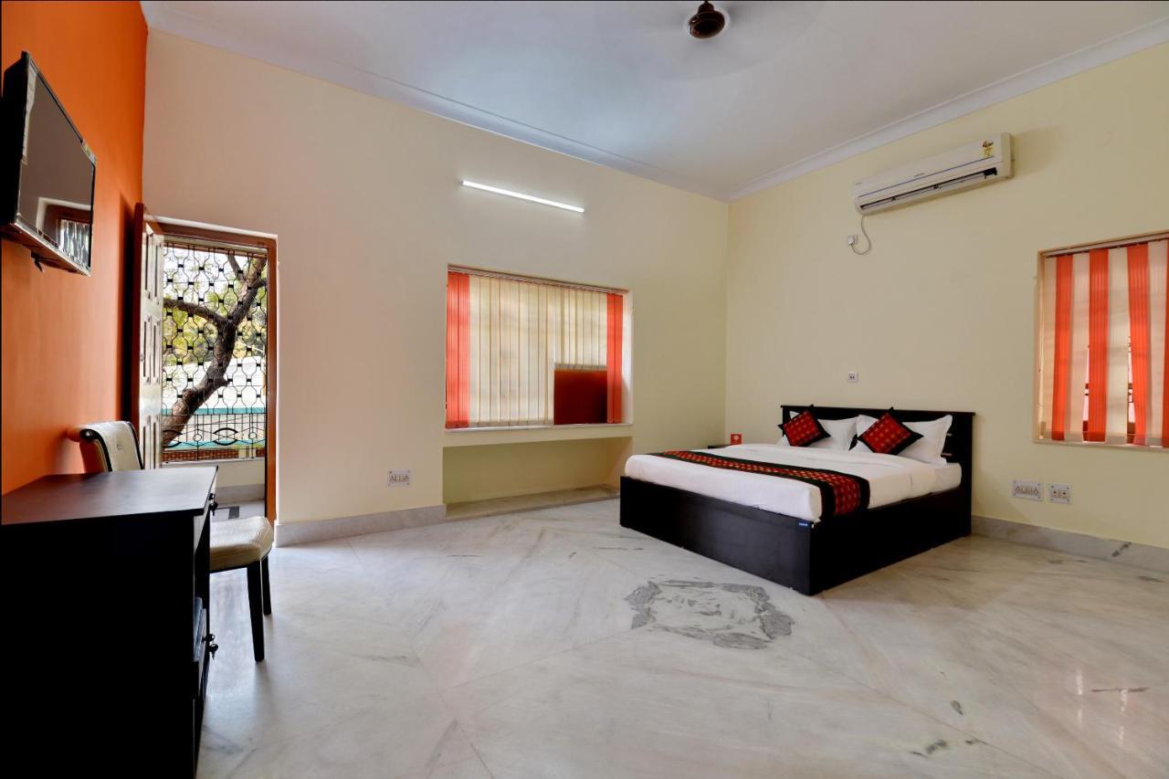 Oyo 12210 Comfort N Cozy Otel Kalküta Dış mekan fotoğraf