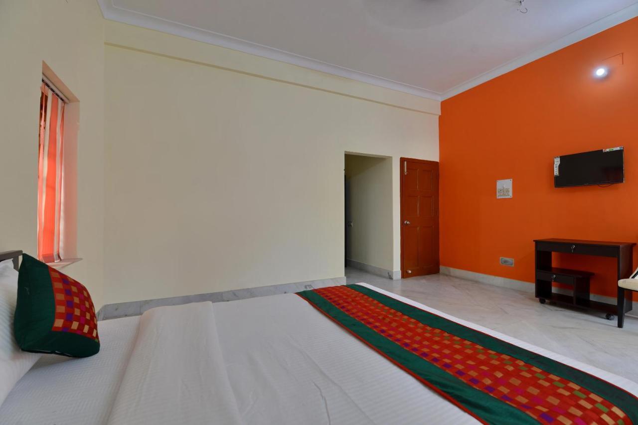 Oyo 12210 Comfort N Cozy Otel Kalküta Dış mekan fotoğraf